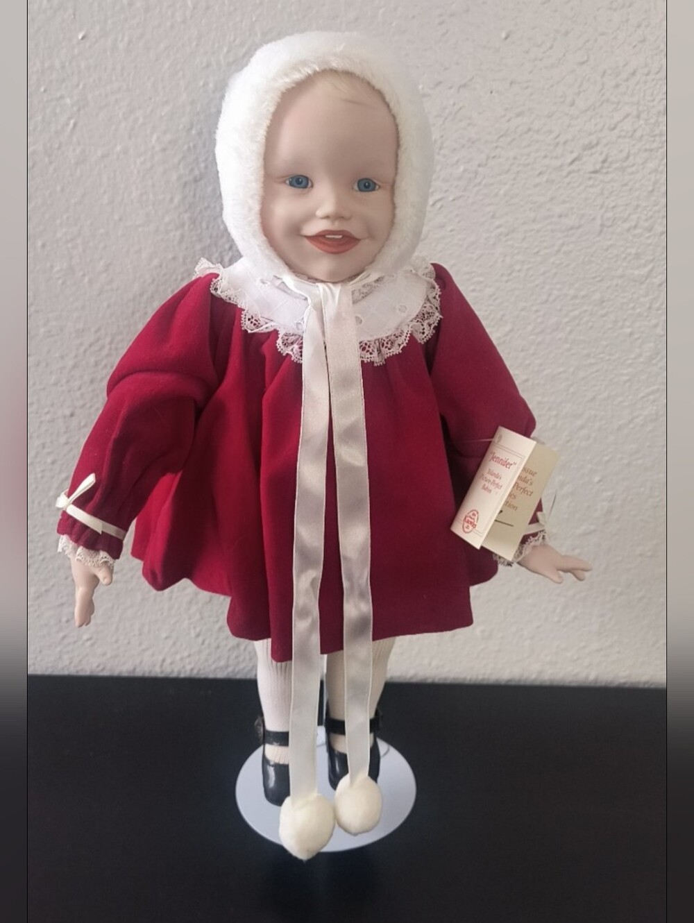 Edwin Knowles Yolanda's Picture Perfect  Porcelain Jennifer Doll 14" with Stand